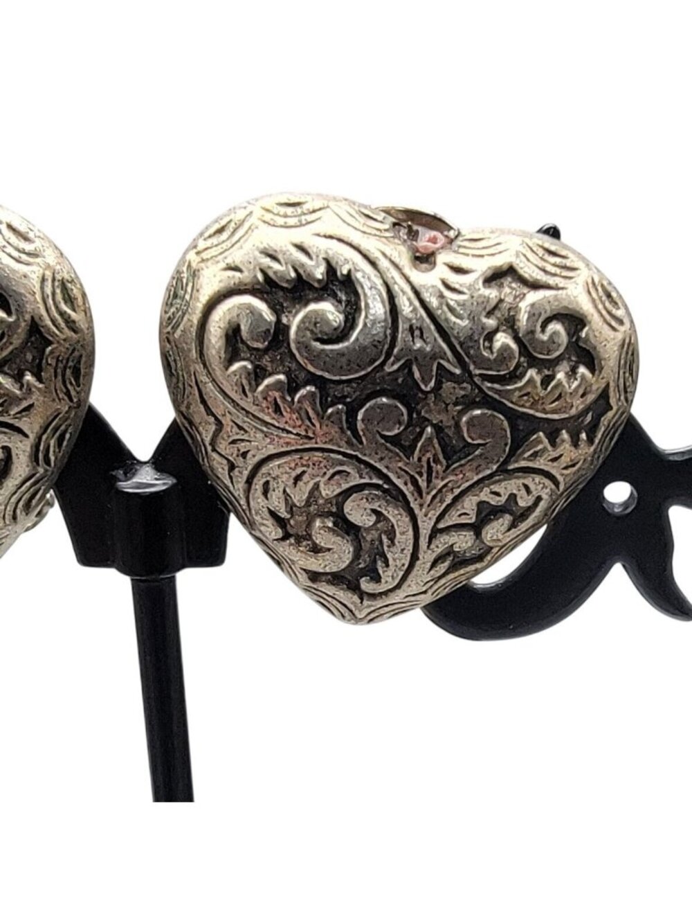 Vintage Etched Puffy Heart Leverback Earrings Pierced Ears Vintage Silver Tone - Picture 6 of 14